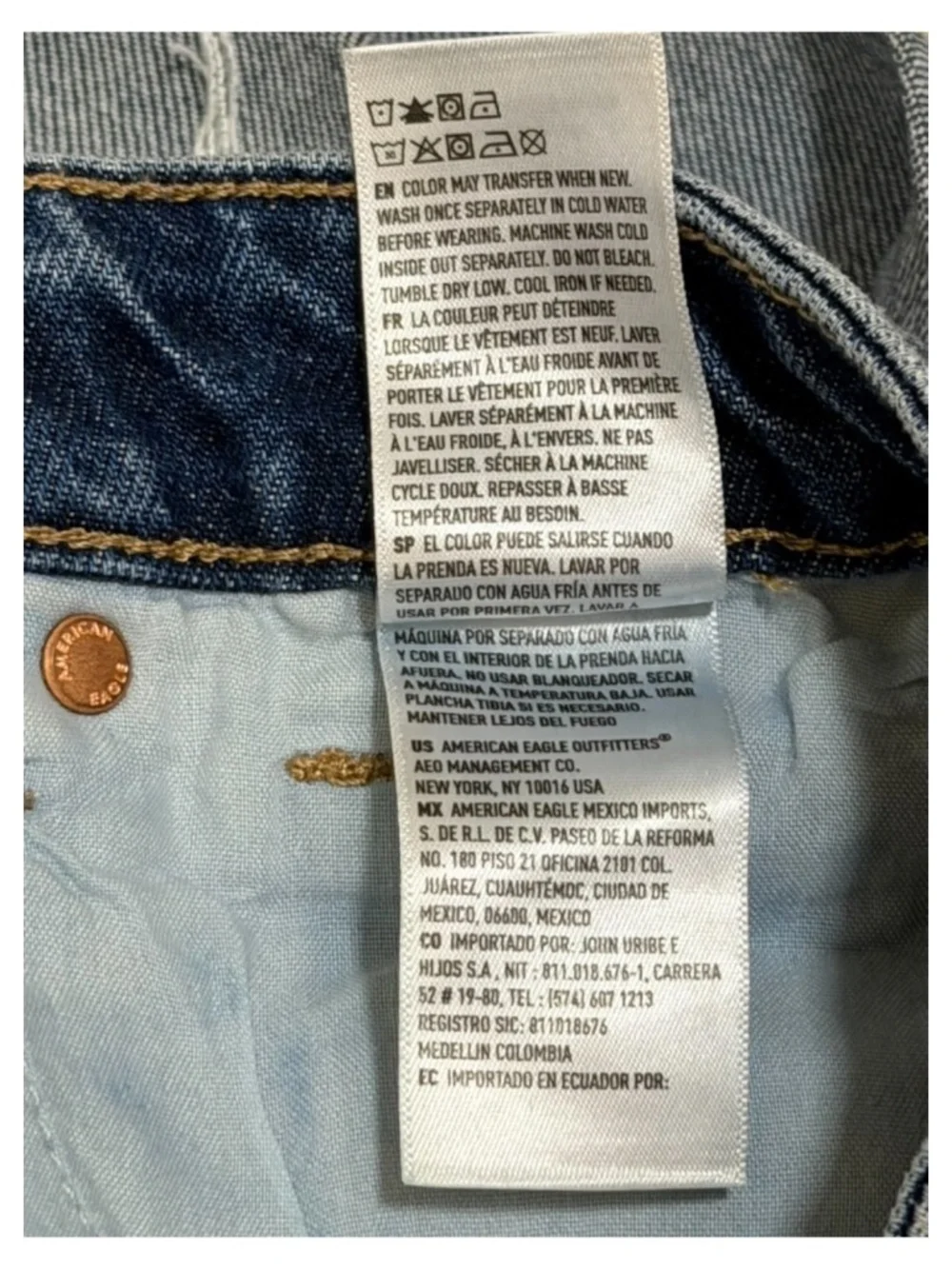 AMERICAN EAGLE OUTFITTERS Perfect Stretch Shortie Darker Wash Stretch 00 24W NWT